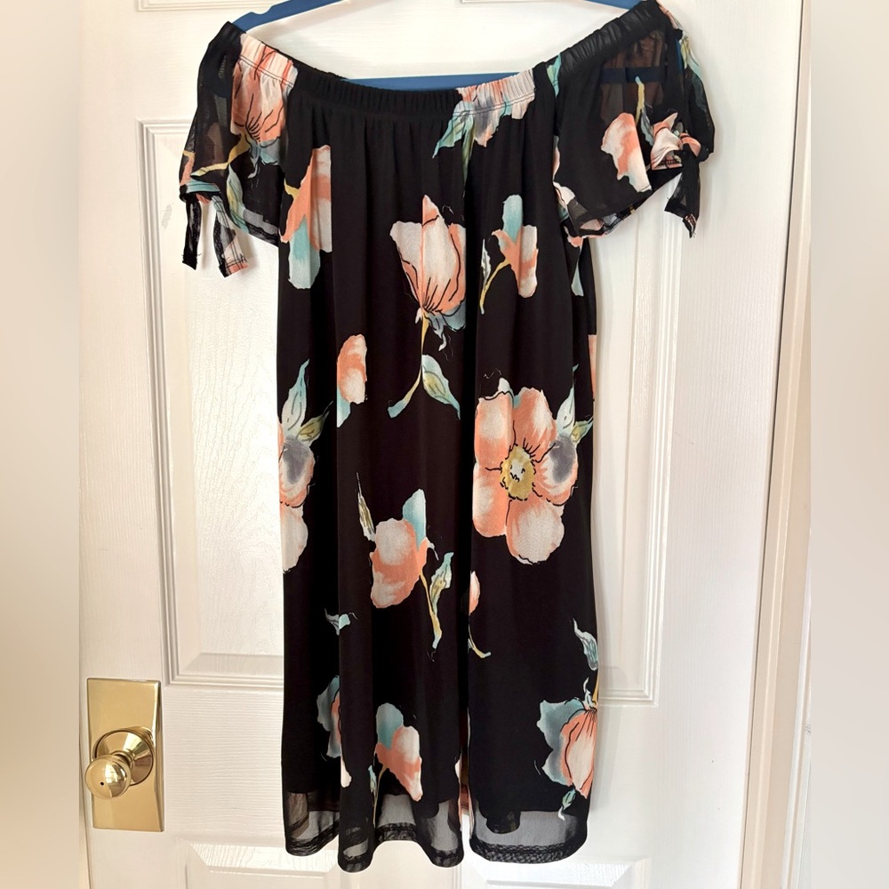 MEGAN OFF THE SHOULDER DRESS - Picture 1 of 8